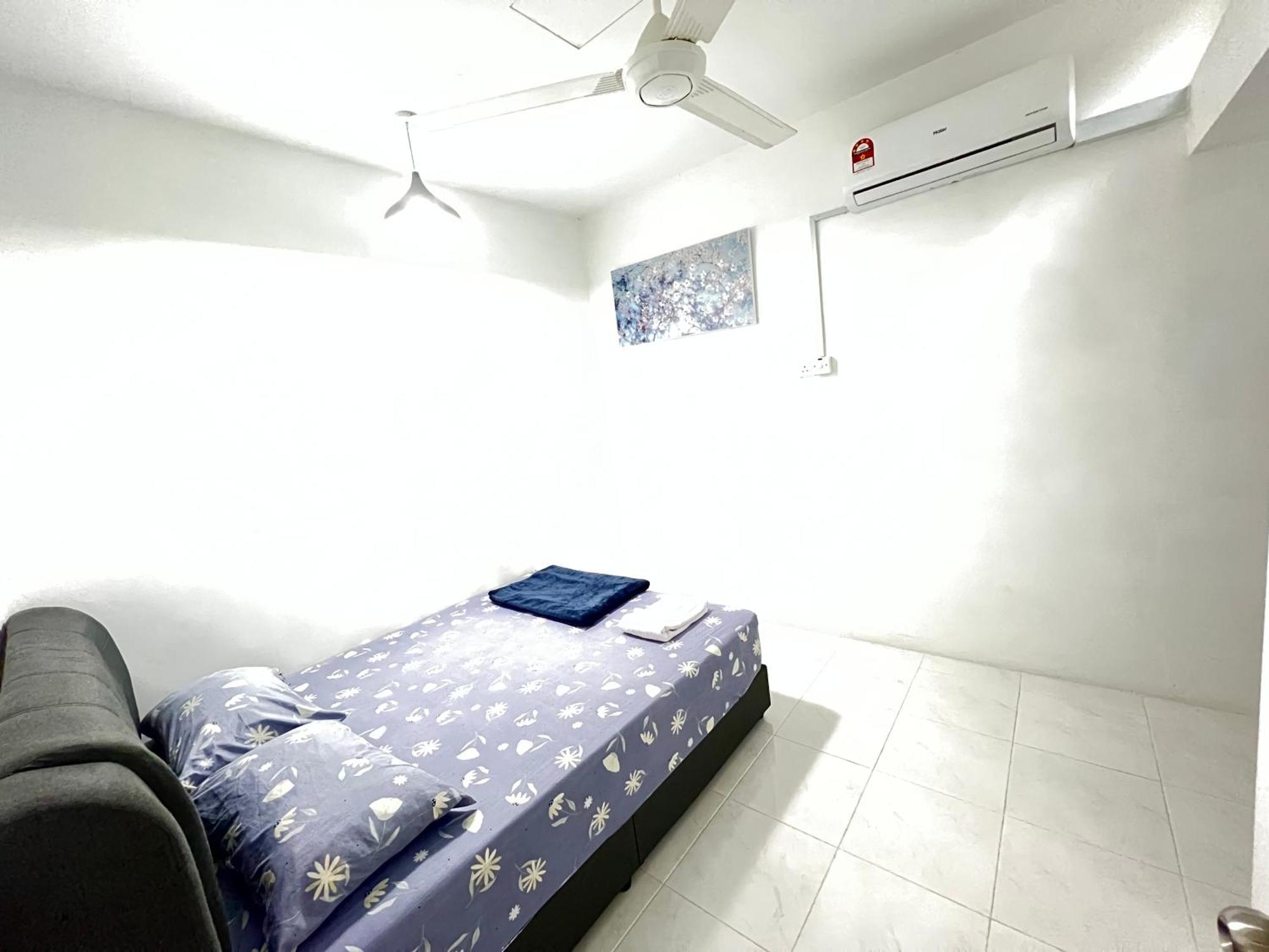 Chempaka Homestay Seri Iskandar Exteriör bild